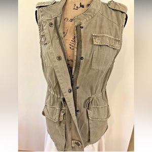 Kenar | Women’s Utility Vest | Sleeveless Adjustable waist in Army green | XS